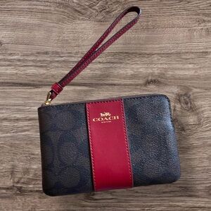 Coach Classic Corner Zip Brown and Red Wristlet $88 Retail NWT